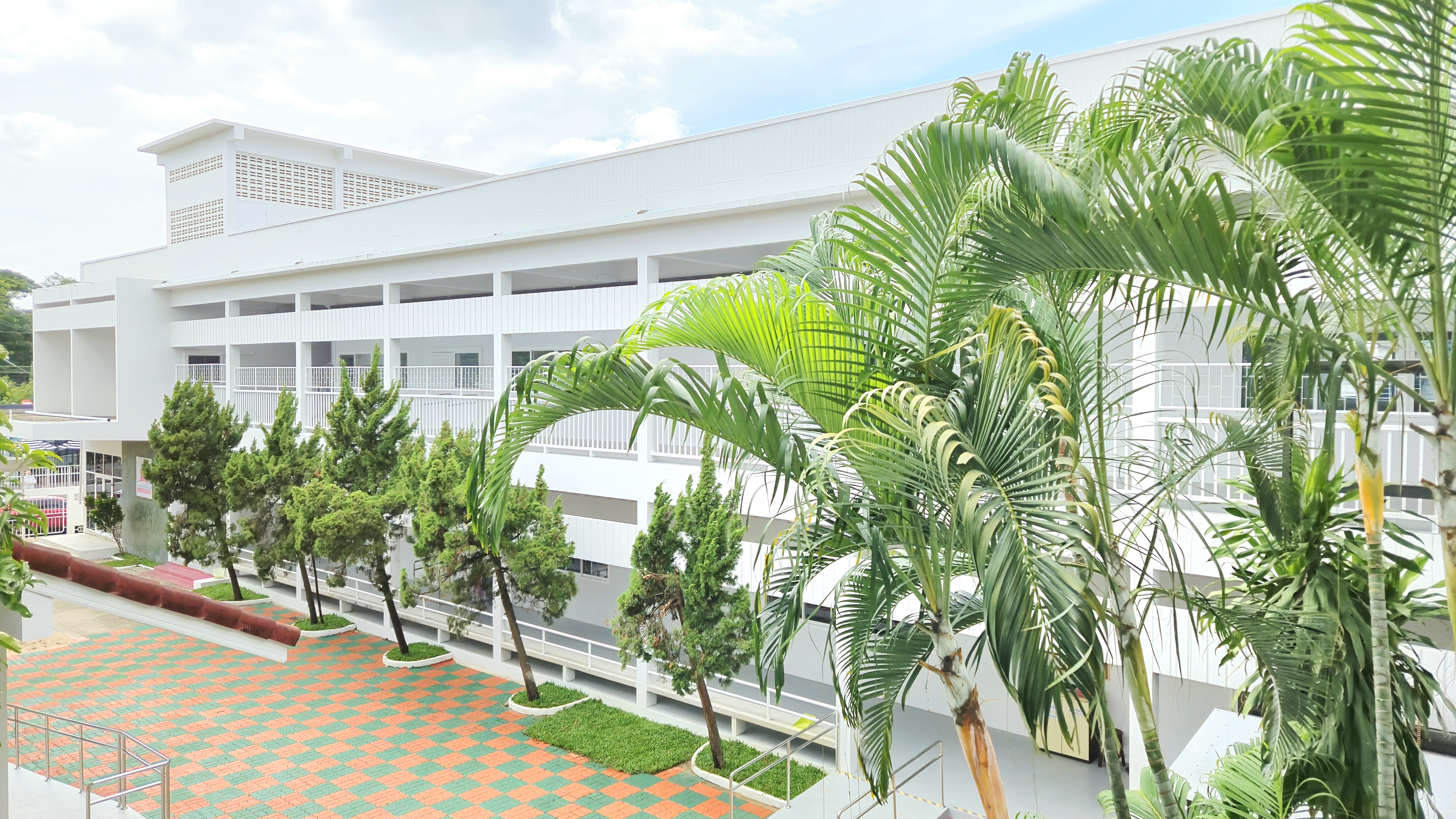 บรรยากาศภายนอก ศูนย์ดูแลผู้สูงอายุ บ้านแสนรัก เนอร์ซิ่งโฮม เชียงใหม่