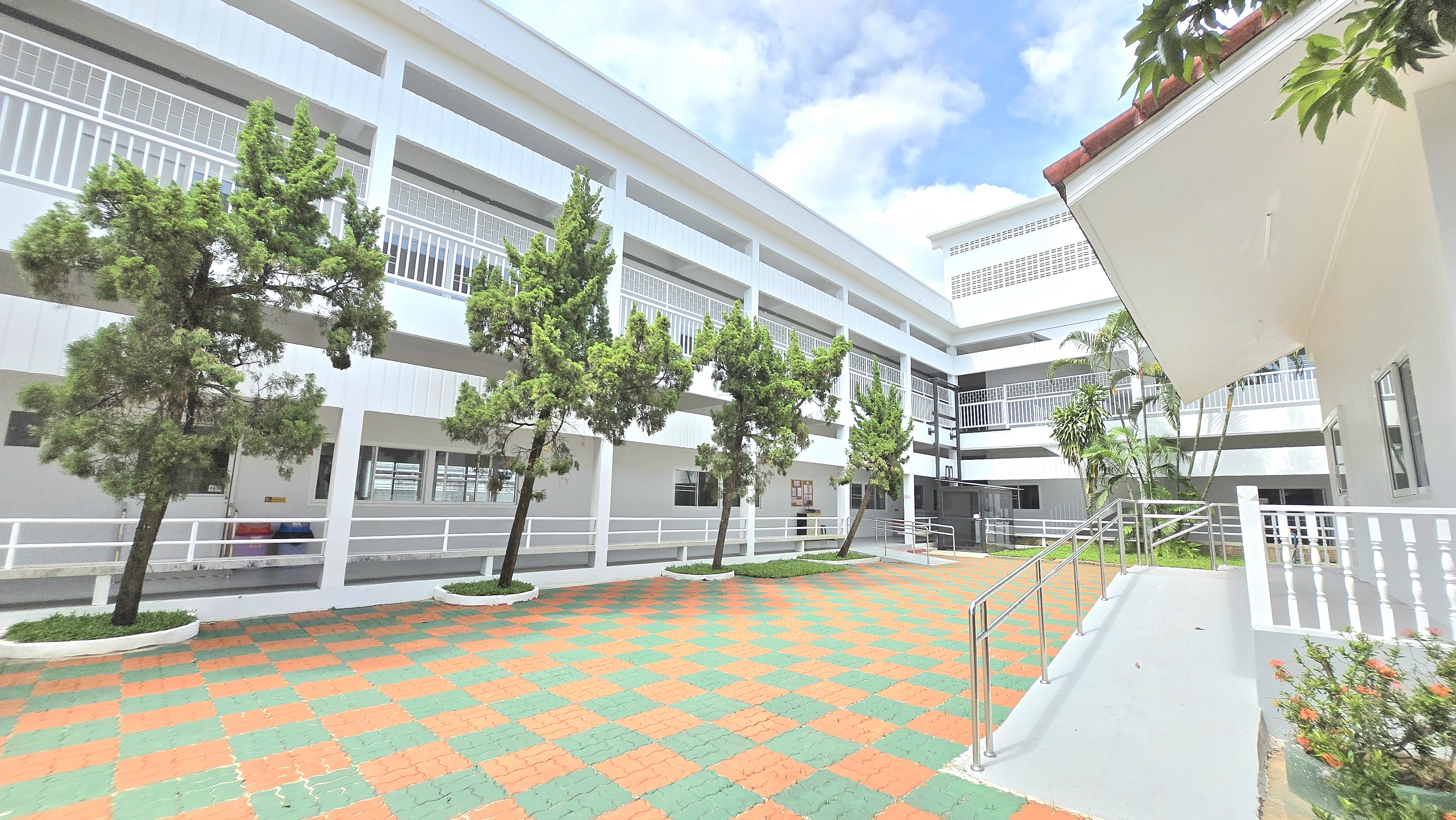 บรรยากาศภายนอก ศูนย์ดูแลผู้สูงอายุ บ้านแสนรัก เนอร์ซิ่งโฮม เชียงใหม่