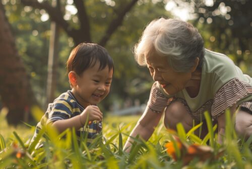 เมื่อหัวใจสองวัยมาบรรจบ: พลังของการเชื่อมต่อระหว่าง "รุ่นหลาน" และ "รุ่นปู่ย่า"